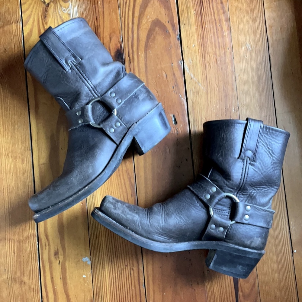 EUC FRYE 8R Harness Boot Smoke Washed Vintage
